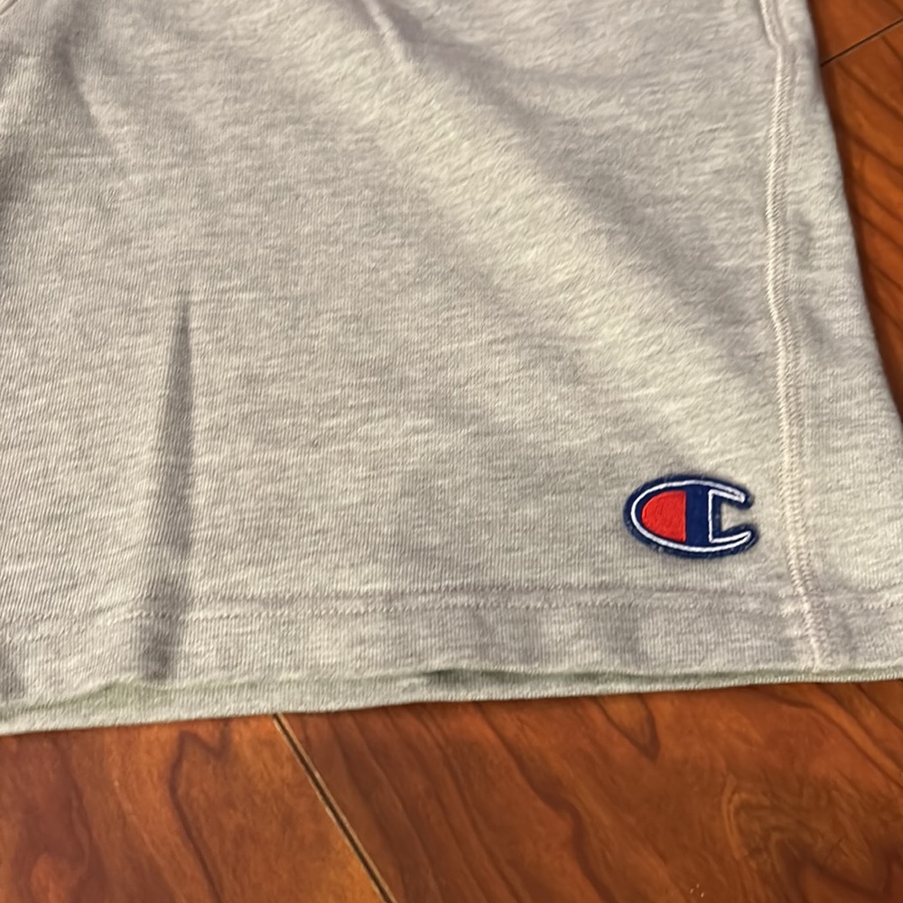 Champion shorts - Picture 2 of 5